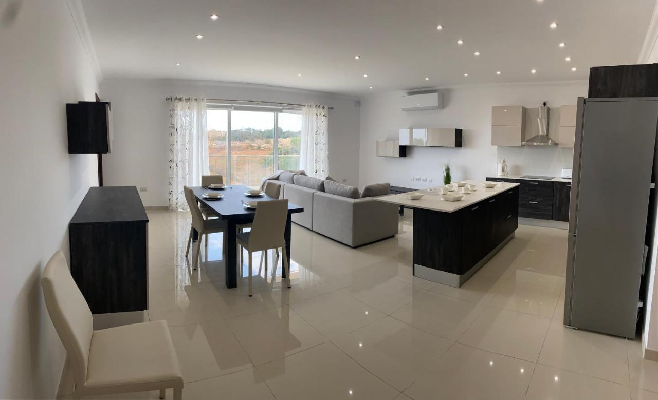 New 3 Bedroom Apartment Close To Airport Zurrieq エクステリア 写真